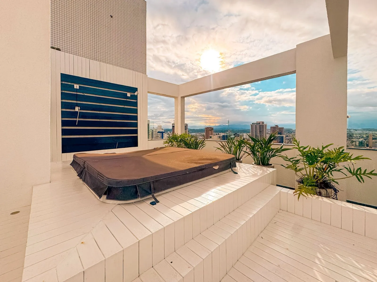 Imagem Cobertura à venda em Torres, Centro, com 3 quartos, 258m2