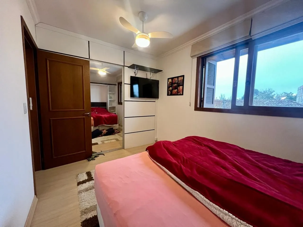 Imagem Casa em condomínio 2 dormitórios sem um com closet, vaga coberta, no bairro Cel. Aparicio Borges.
