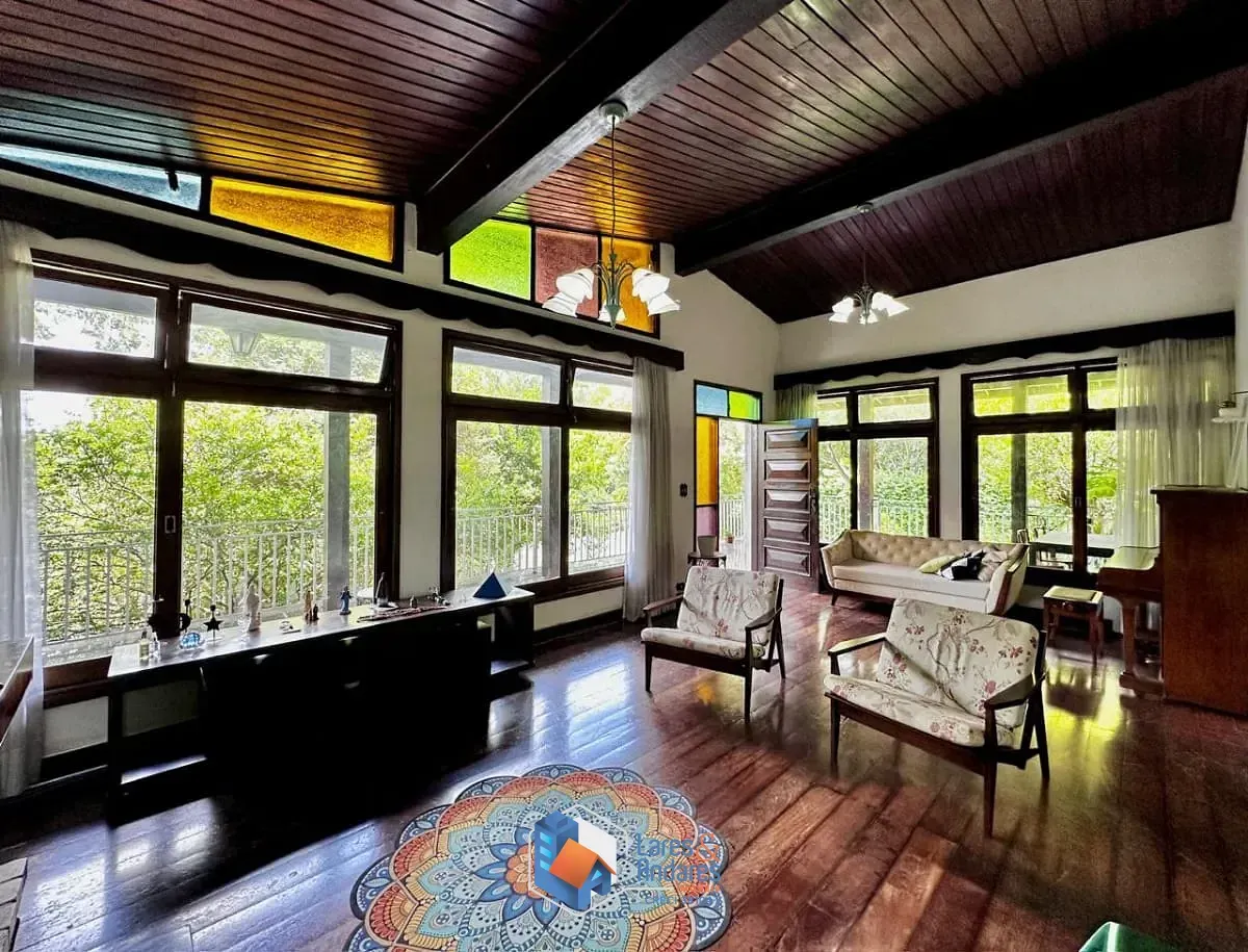 Imagem Casa para venda em Interlagos com 4 quartos, sendo 2 suítes, 380m²