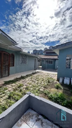Imagem (PERMUTA) Casa a venda com edícula a venda 05 quartos c/suítes, no Jd. Botânico em Curitiba PR