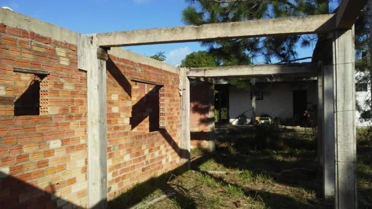 Imagem Sítio com obra inacabada 150m², Cond Pomar da Estância II, Águas Claras