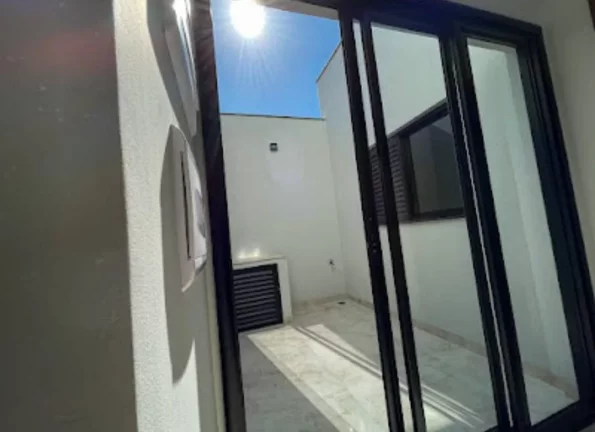 Imagem CASA COM PISCINA 03 DORMITÓRIOS SUÍTE CONDOMINIO HORTO FLORESTAL VILLAGIO