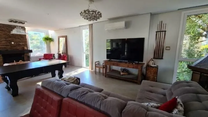 Imagem CASA COM PISCINA INDOOR NO CONDOMÍNIO VIVENDAS DA SERRA - CANELA/RS