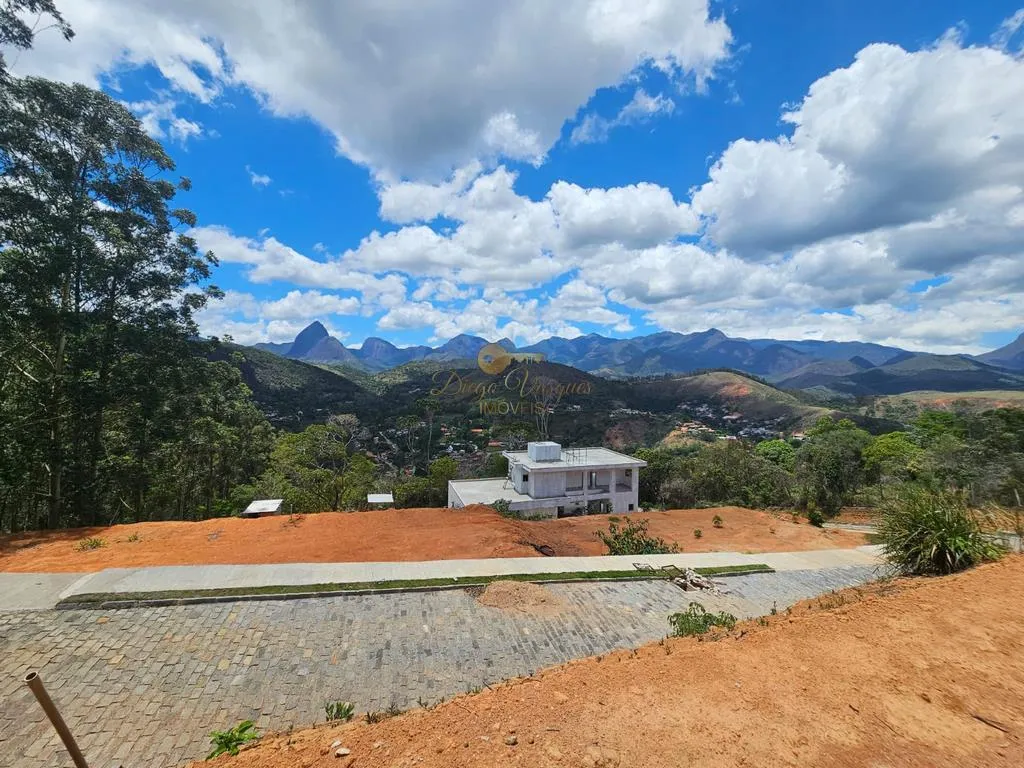 Imagem Casa em Condomínio para Venda em Petrópolis / RJ no bairro Itaipava