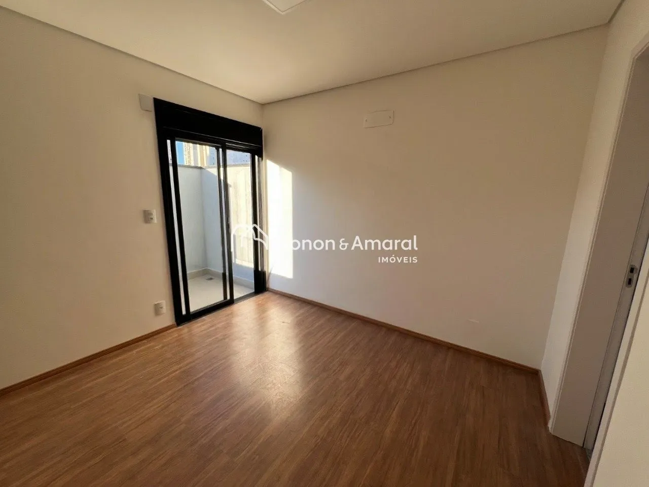 Imagem Casa triplex em condomínio com 3 suítes, automação, aquecimento solar, 168 m² no Chácaras Primavera