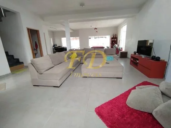 Imagem Sobrado em Condomínio Fechada.