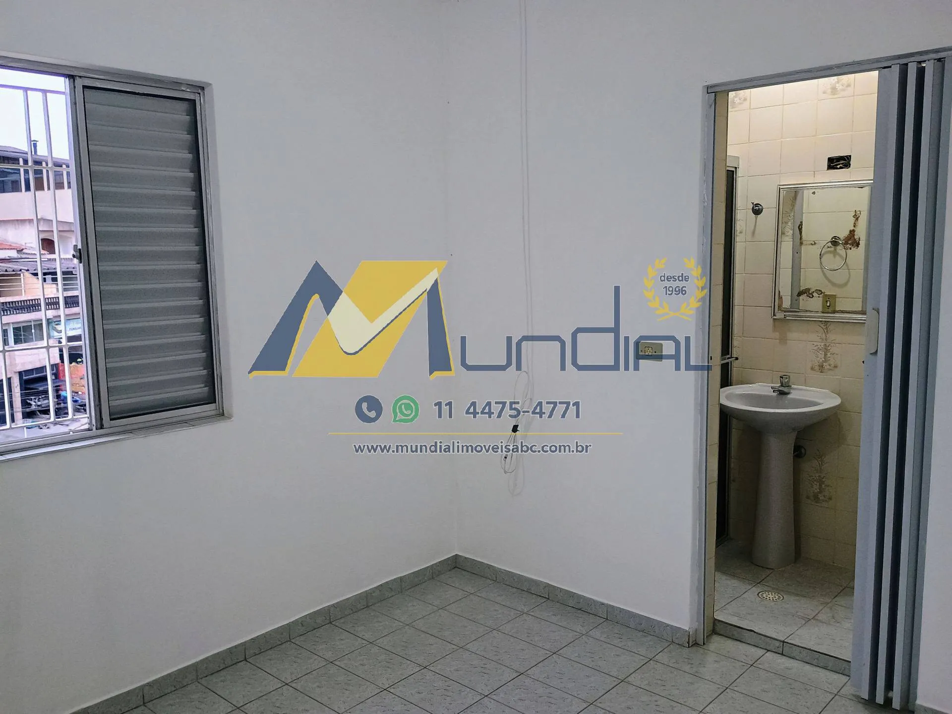 Imagem Alugo Casa em Santo André, Parque João Ramalho. 02 comodos.