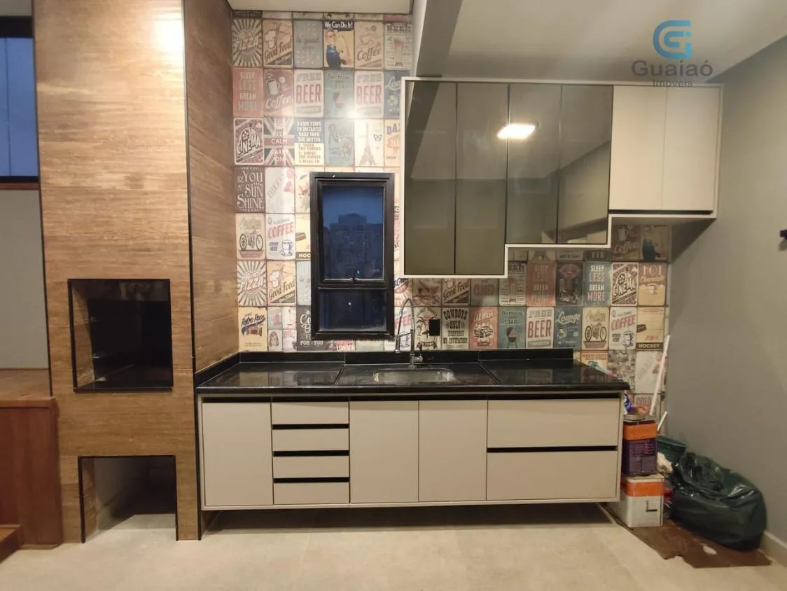 Imagem Vendo Maravilhosa Cobertura Penthouse, 03 Dormitórios com Vista para a praia, 01 suíte, 03 Vagas de Garagem Paralelas, Home Office, Condomínio com Lazer Completo, Pompéia, Santos.