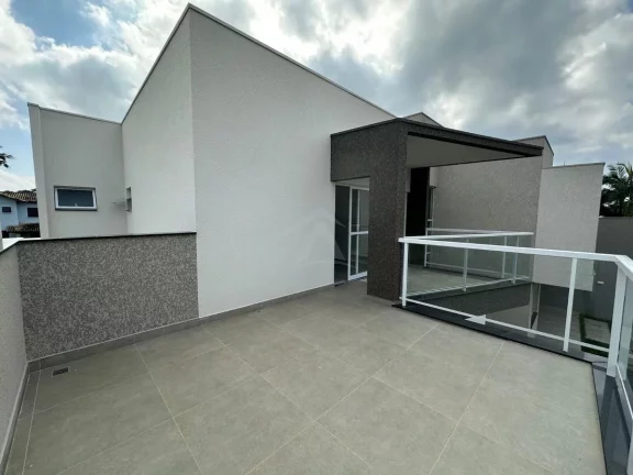 Imagem SOBRADO COM PISCINA, 3 SUÍTES, BAL. MARILUZ
