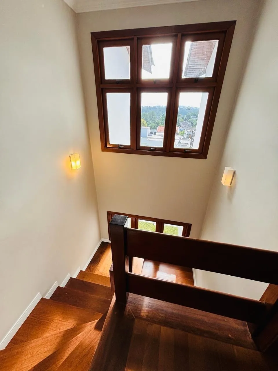 Imagem Linda Casa de 520m² à Venda ou Locação em Alphaville