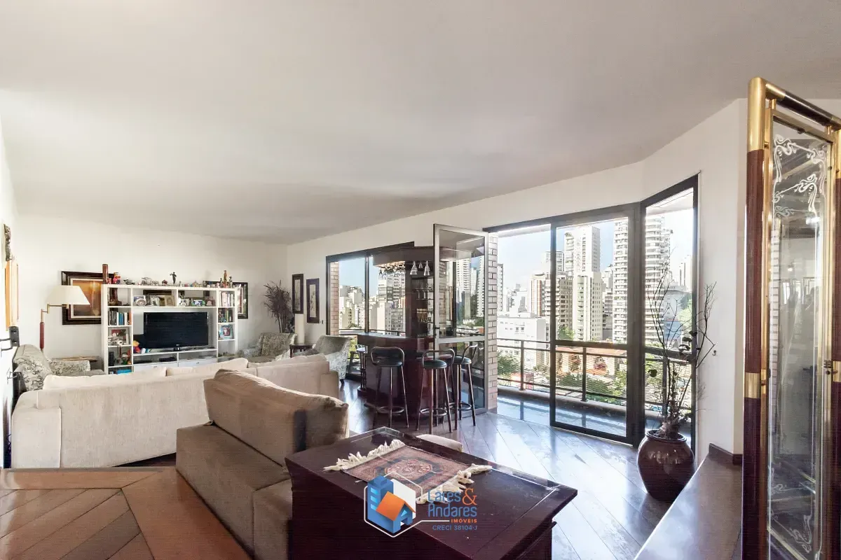Foto do imóvel Apartamento para venda em Pacaembu com 4 quartos, sendo 2 suítes, 274m² em Rua Traipu