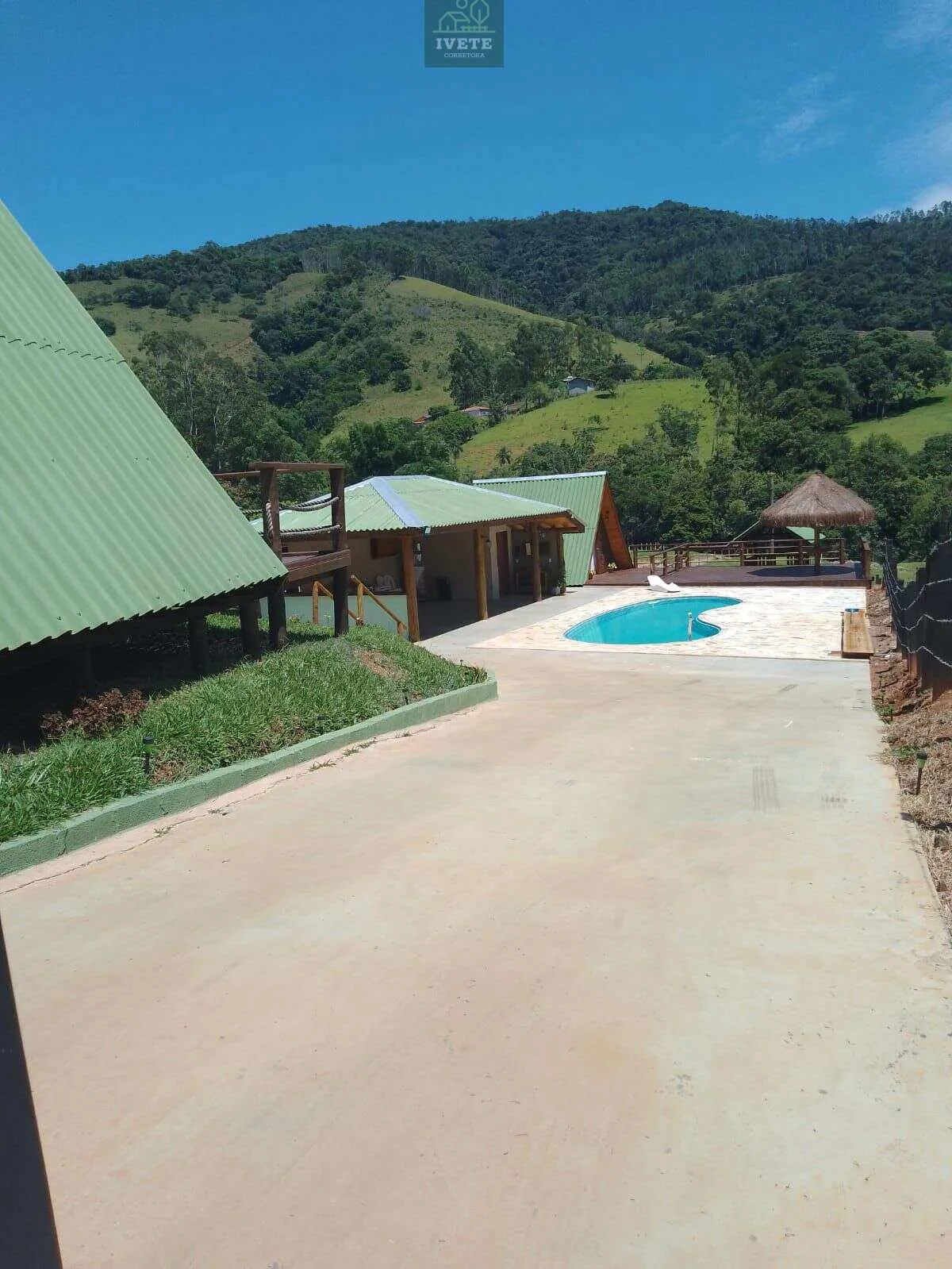 Imagem ️ 3 CHALÉS PARA 4 PESSOAS - PRONTOS PARA LOCAÇÃO - TERRENO DE 1.000 METROS QUADRADOS