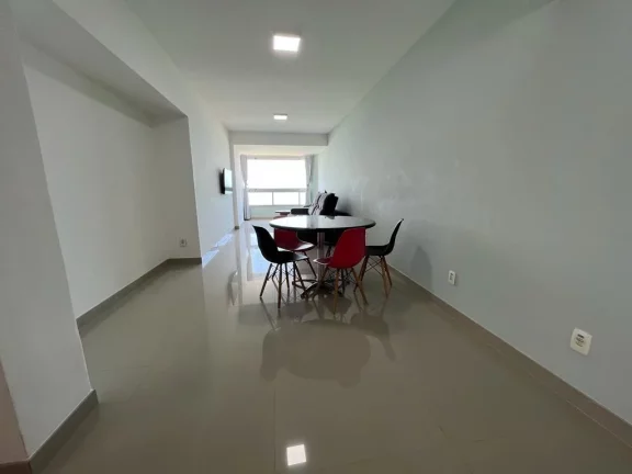 Imagem Apartamento 2 quartos sendo 01 suite 01 Sala dois Ambientes c/ Varanda frente Ampla cozinha com area de serviço , Elevador, Portaria 24hs, 01 vaga de