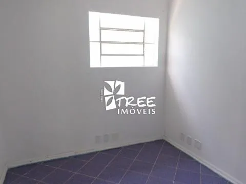 Imagem LOCAÇÃO DE SOBRADO NO JARDIM PLANALTO, EM ARUJÁ/SP, 280m² com recepção ampla, 05 salas, copa, edícula com mais 02 salas e 02 vagas. CONSULTE-NOS.