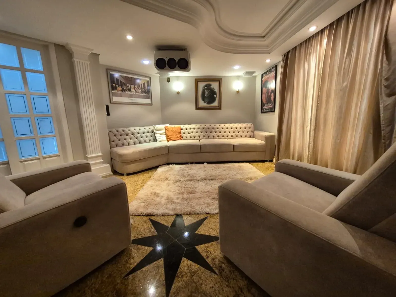 Imagem Casa com 4 Quartos à Venda ou Locação, 715 m² em Portão - Curitiba