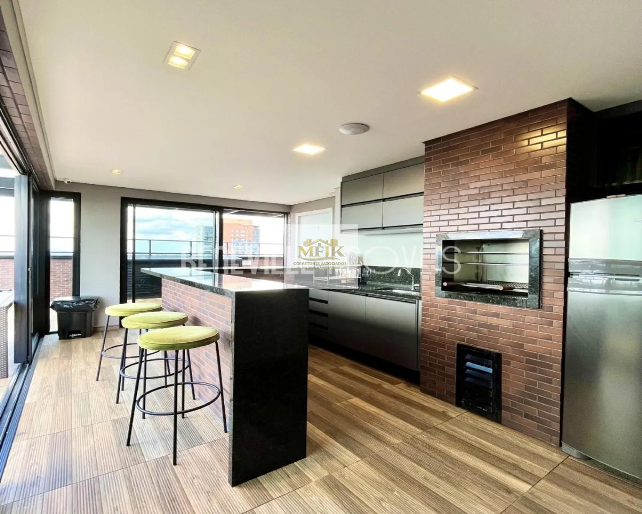 Imagem Apartamento com 2 quartos à venda no Centro de Curitiba