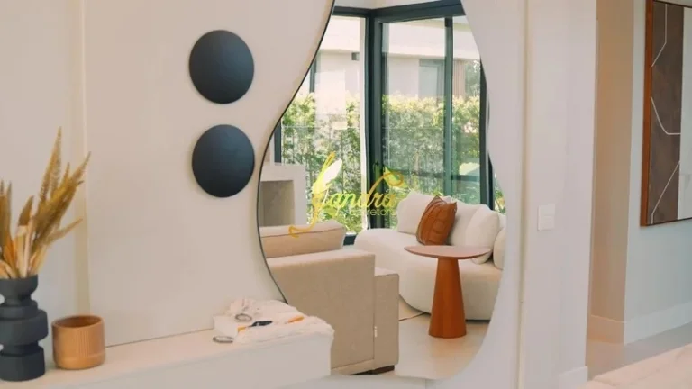 Imagem Casa em condomínio fechado beira de lago com 05 suítes_- entrega maio 2022