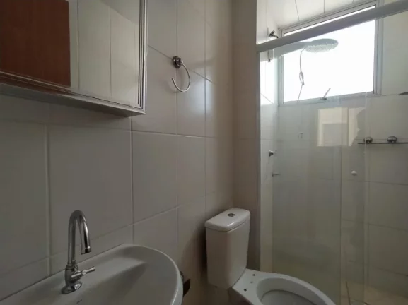 Imagem AP2500 - Área Útil: 45,95 m², com 02 dormitórios, sala integrada com a cozinha, banheiro social ...
