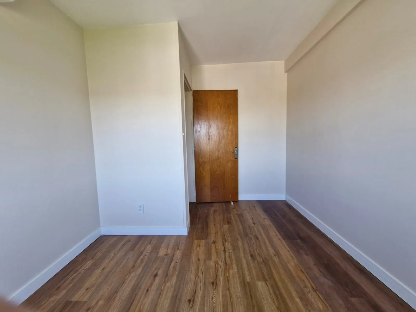 Imagem Apartamento no bairro Cristal de 2 dormitórios e vaga DESOCUPADO