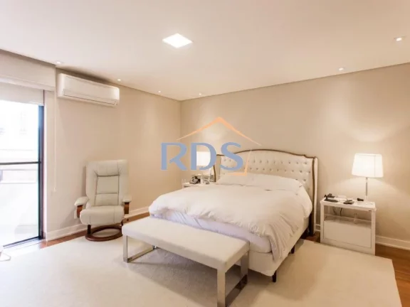 Imagem Vende lindo Apartamento de 640m² em Moema.