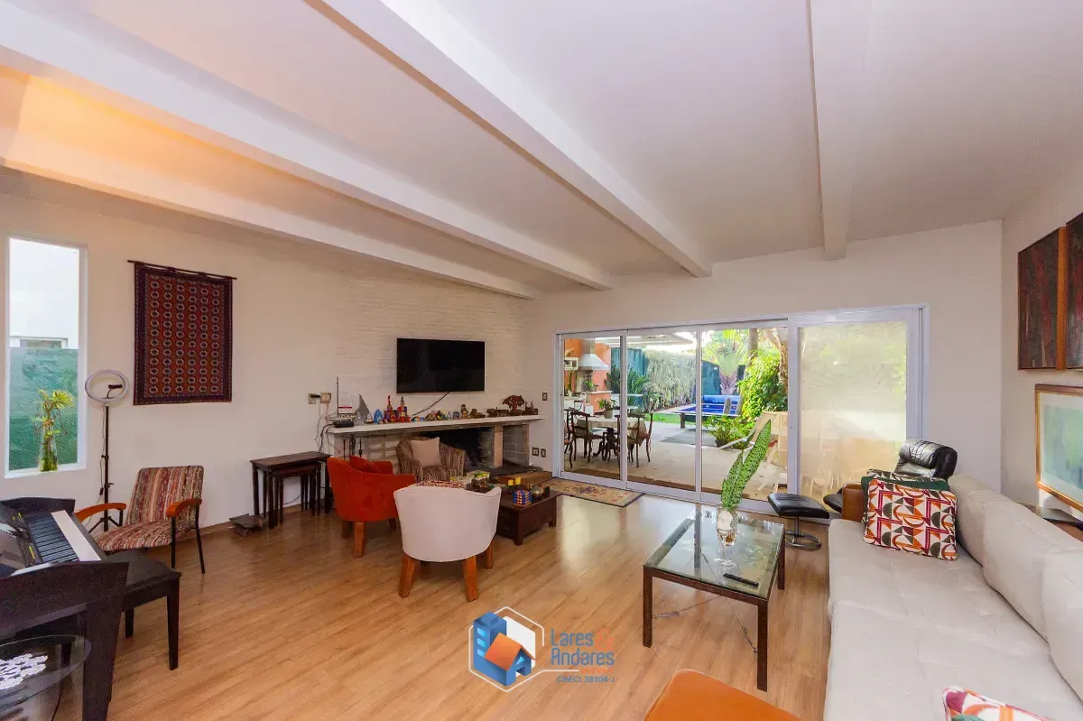 Imagem Casa para venda em Jardim Santa Helena com 4 quartos, sendo 2 suítes, 280m²
