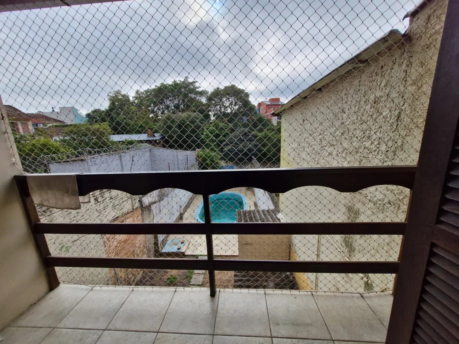 Imagem Casa de 3 dormitórios com piscina no bairro Teresópolis.