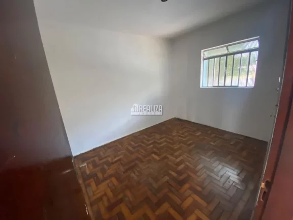 Imagem Casa à venda em São Benedito, Uberaba, com 2 dormitórios