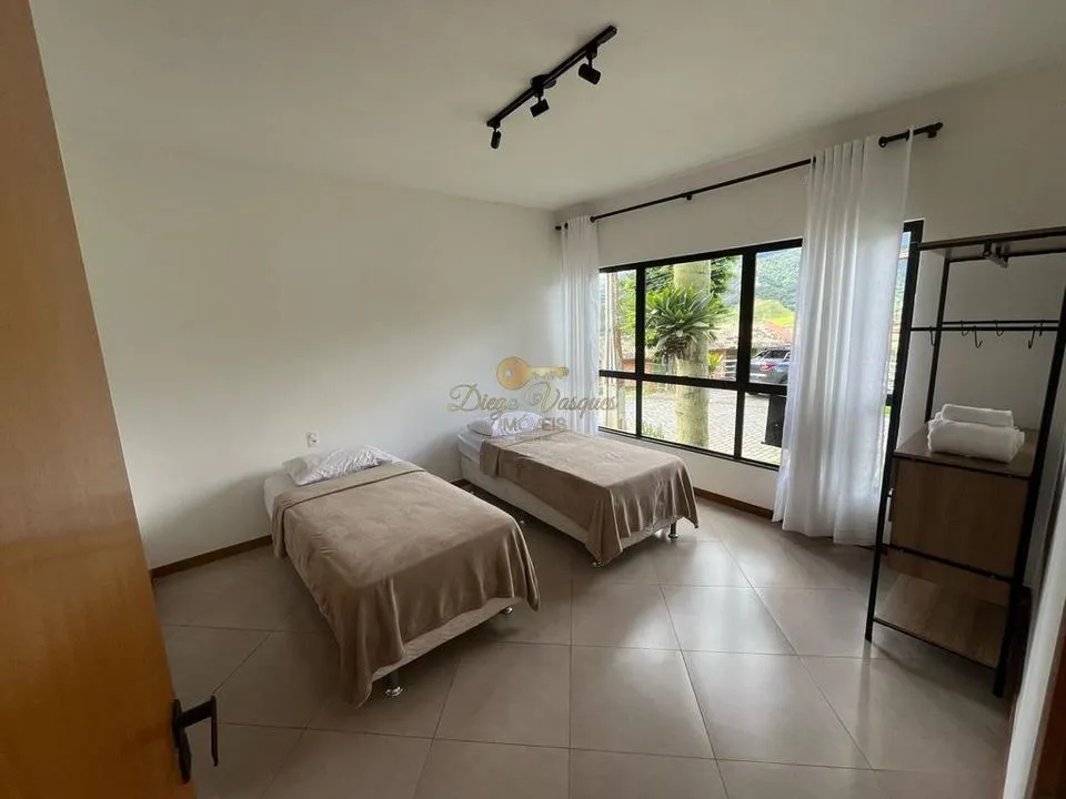 Imagem Casa em Condomínio para Venda em Teresópolis / RJ no bairro Vargem Grande