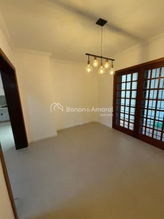 Imagem Ampla e confortável, esta excelente residência conta com 330m² de área construída, oferecendo e...