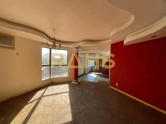 Apartamento com área privativa de 205,840 m², localizado no bairro Bucarein, possuindo 2 vagas de ...