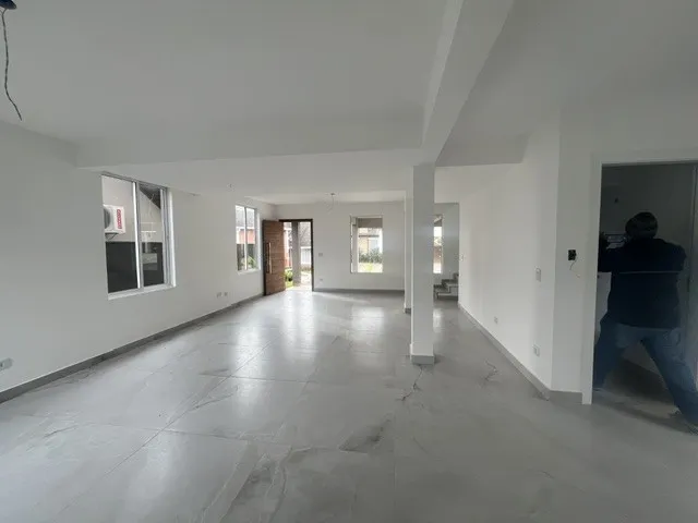 Imagem Casa 4 dormitórios em condominio fechado em Santa Felicidade