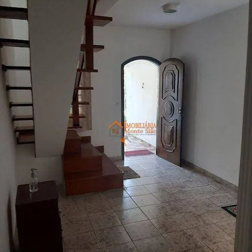 Imagem Sobrado com 4 dormitórios à venda, 400 m² por R$ 1.100.000,00 - Jordanópolis - Arujá/SP