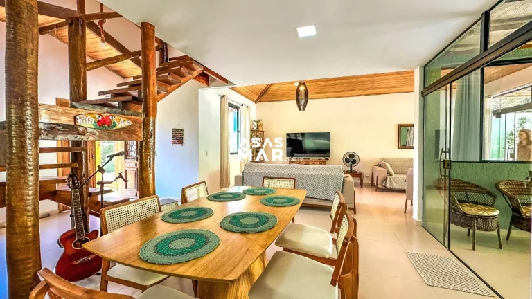 Imagem Casa moderna em condomínio à venda em Búzios-RJ, 3 suítes, 4 banheiros, 2 vagas, 250m² na Baía Formosa. Aproveite!