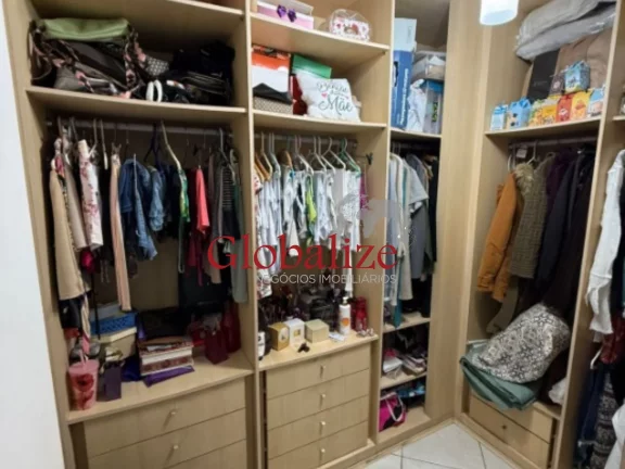 Imagem Casa triplex com 5 dormitórios no Campo Grande em Santos po R$ 2.140.000,00