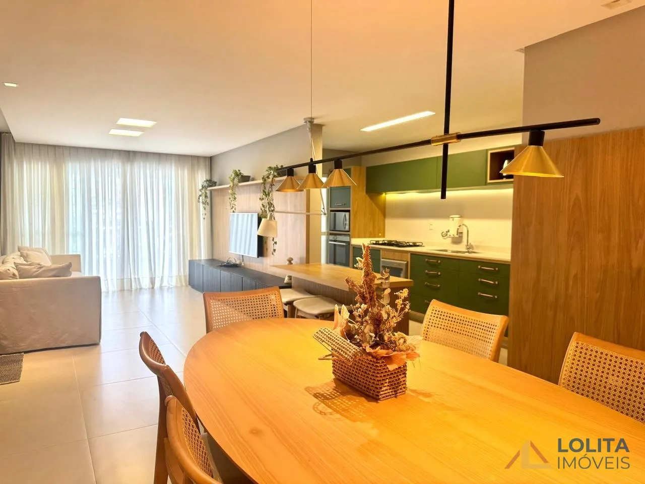 Imagem APARTAMENTO COM 3 QUARTOS SENDO 1 SUÍTE À VENDA NO BAIRRO AGRONÔMICA - FLORIANÓPOLIS/SC