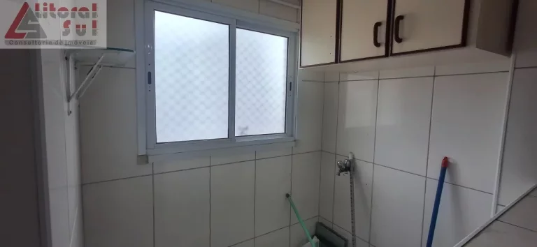 Imagem Imperdível oportunidade de compra em condomínio de luxo em Praia Grande-SP: 2 quartos, 1 suíte, 1 sala, 2 banheiros, 1 vaga de garagem, 70m².