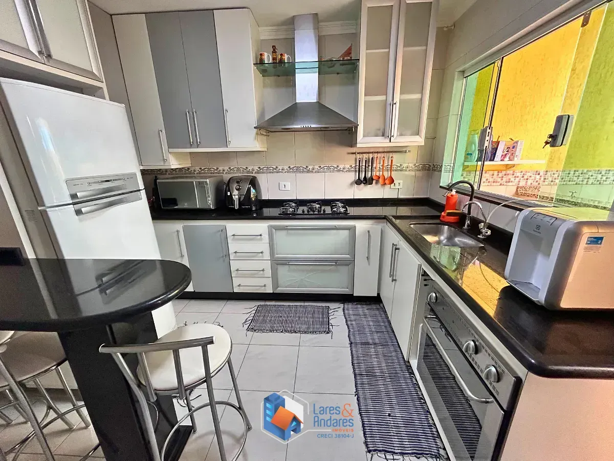 Imagem Sobrado para venda em Jardim Triana com 3 quartos, sendo 1 suíte, 102m²