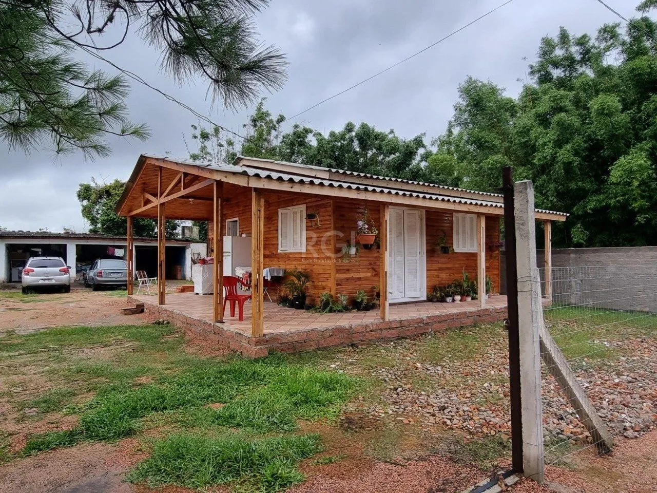Imagem CASA com 2 dormitórios no bairro Chapéu do Sol Porto Alegre RS