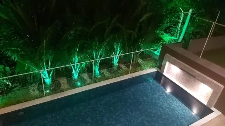 Imagem Casa Espetacular na Ponta Negra ,em um grande terreno, a casa conta, com 4 suítes, piscina , energia solar , campo de futebol, aceita financiamento