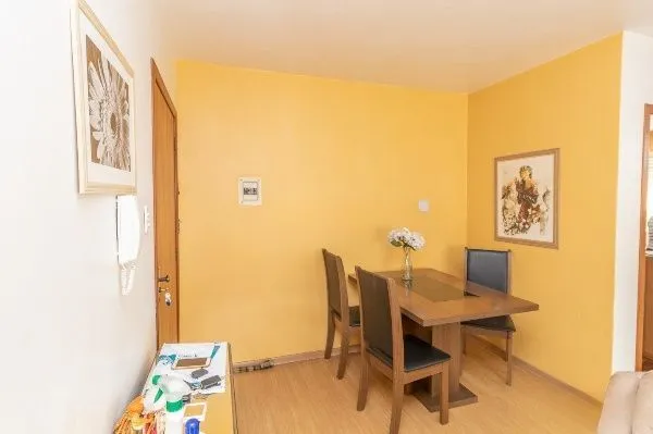 Imagem Vende-se apartamento com 2 quartos, 62 m² e 1 vaga