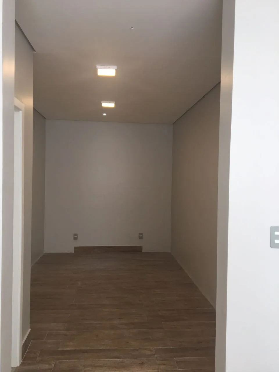 Imagem Luxuosa Residência com 4 Suítes e Área Gourmet Integrada à Venda em Alphaville Nova Esplanada 1