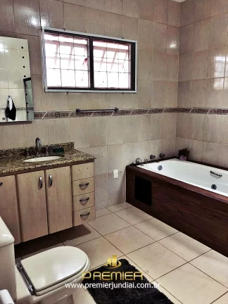 Imagem LINDO SOBRADO 244M², 3 DORMITORIOS COM 1 SUÍTE MASTER E ÓTIMA LOCALIZAÇÃO NO QUINTA DAS VIDEIRAS