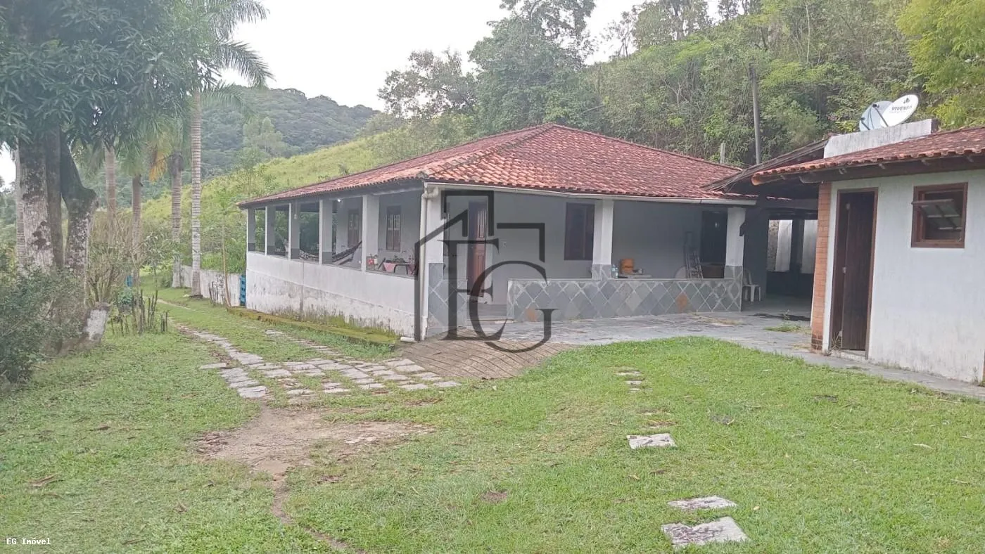 Sítio / Chácara para Venda em Silva Jardim, 3 dormitórios, 2 banheiros, 4 vagas