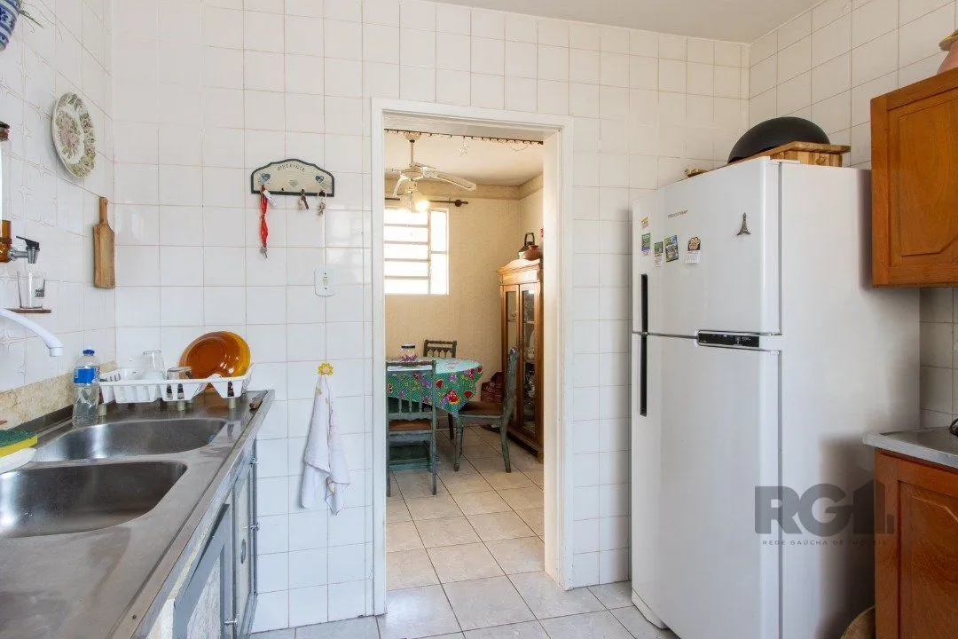 Imagem Casa em condomínio aberto, 3 quartos, edicula com 1 quarto - Bairro Santa Tereza