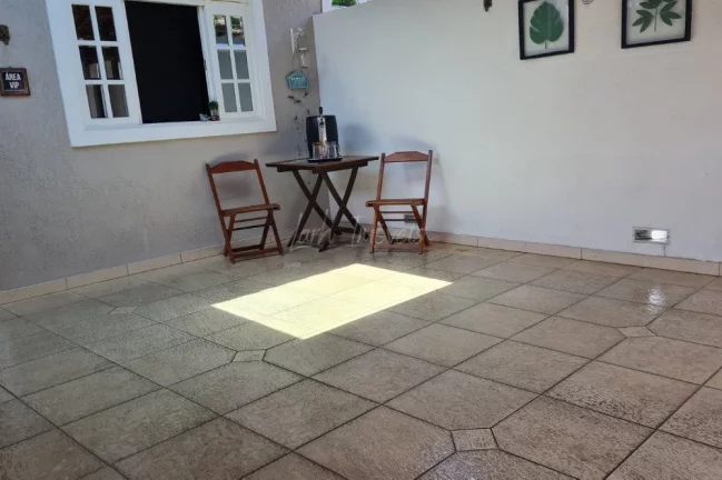 Imagem Casa Linear Reformada e mobiliada 2 Quartos à Venda - 109m²