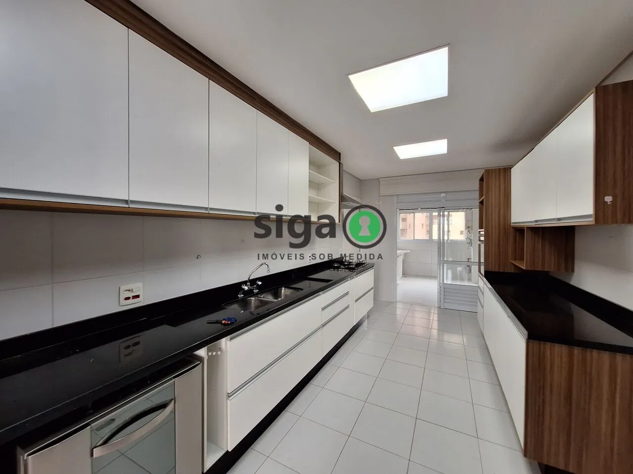 Imagem Apartamento com 4 Dormitórios, 4 vagas, 281m2 à venda no Panamby.