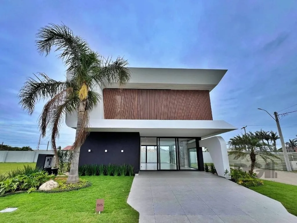 Casa de Condomínio em Atlântida Sul
