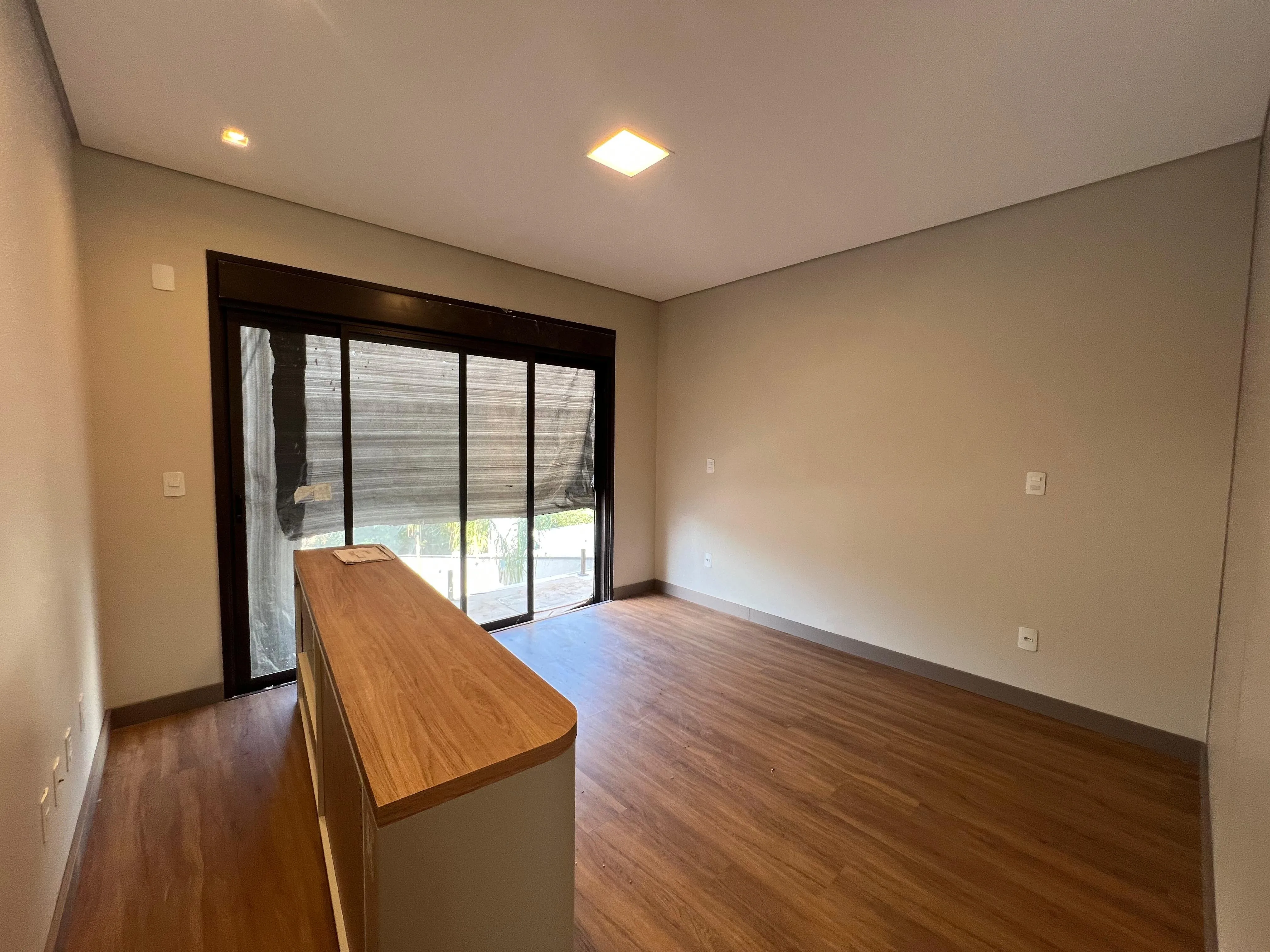 Imagem Luxuosa Casa no Condomínio Fazenda Imperial - 1700m² de Terreno e 402m² de Área Construída