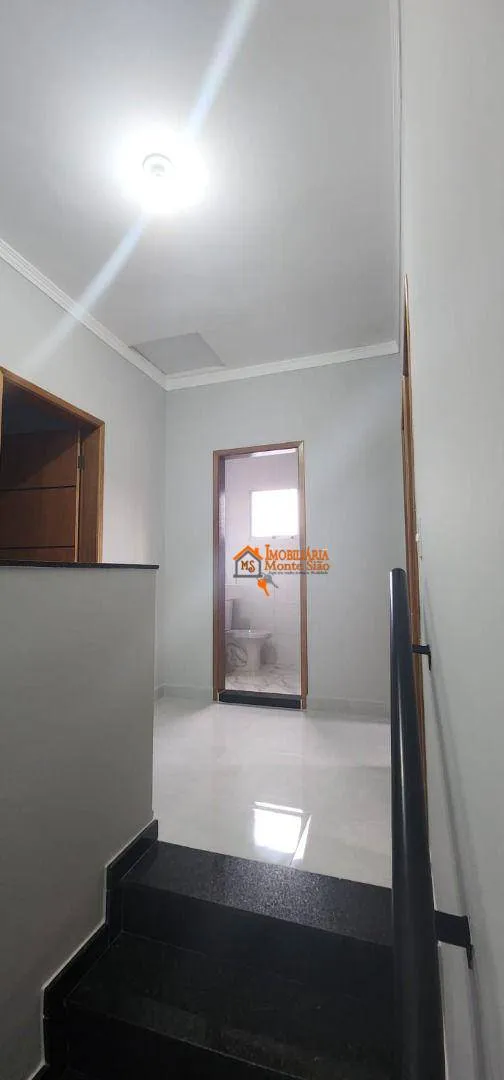 Imagem Sobrado com 3 dormitórios à venda, 186 m² por R$ 930.000,00 - Carmela III - Guarulhos/SP