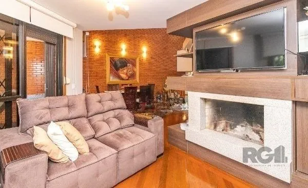 Imagem Casa sobrado no Cristal de 3 dormitórios e 3 vagas
